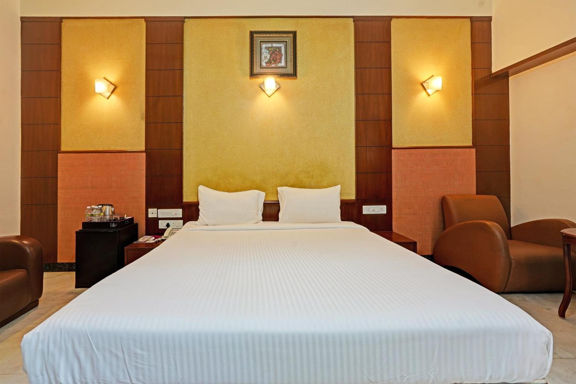 Hotel Grand Tark Plaza Near Delhi Airport 4*